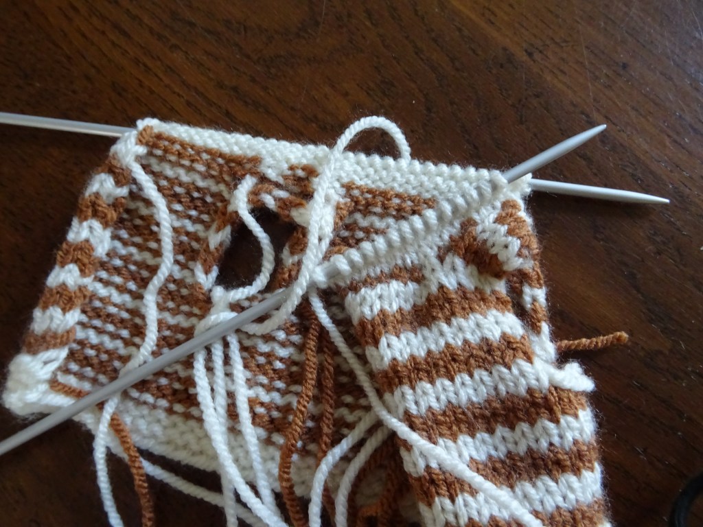 Werkwijze gebreide bodywarmer. Construction knitted Bodywarmer