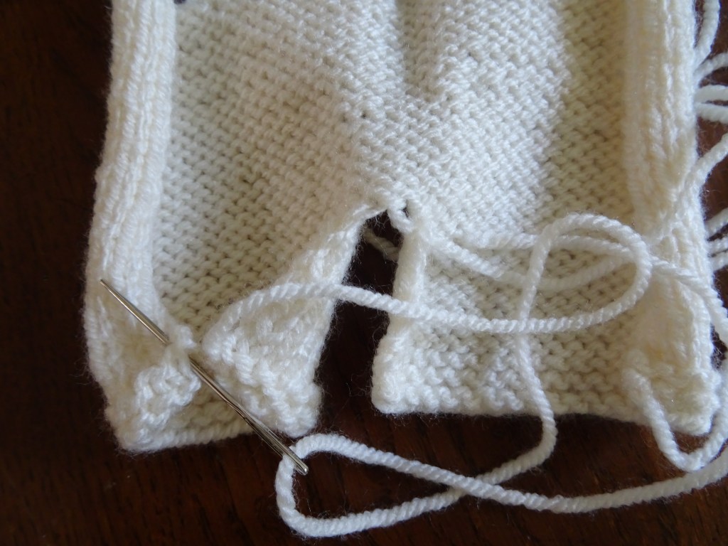 Werkwijze broekje knuffelbeer. Construction trousers stuffed bear.