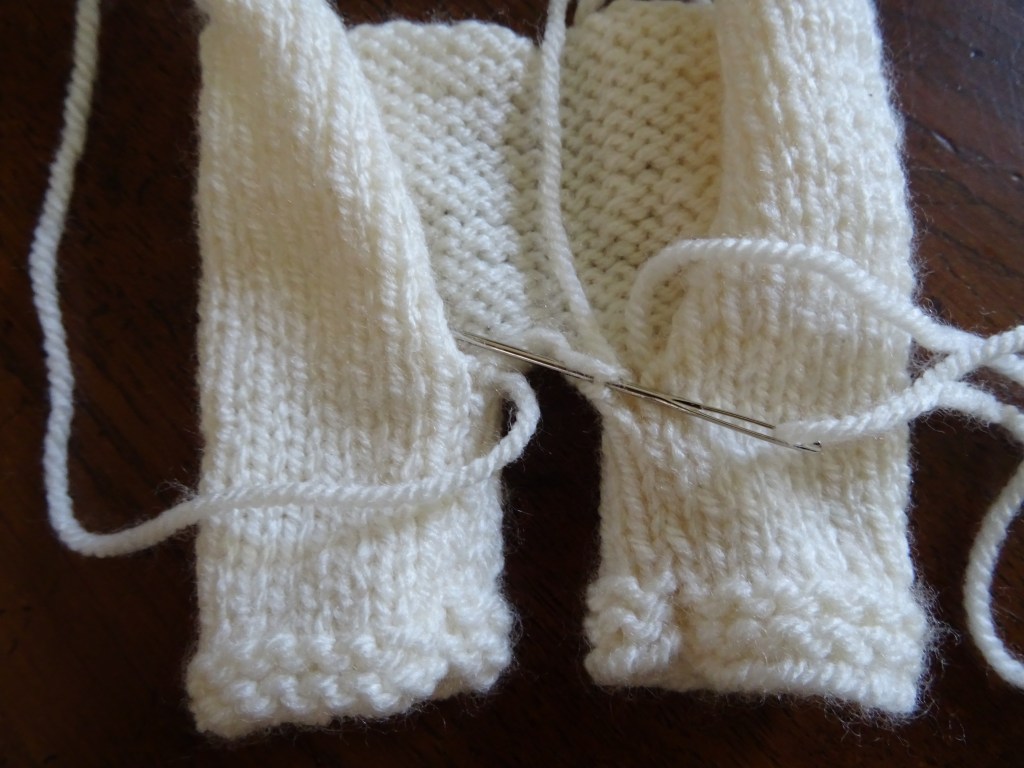 Werkwijze broekje knuffelbeer. Construction trousers stuffed bear.