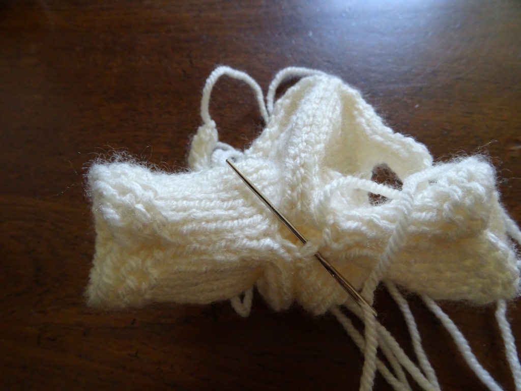 Werkwijze broekje knuffelbeer. Construction trousers stuffed bear.