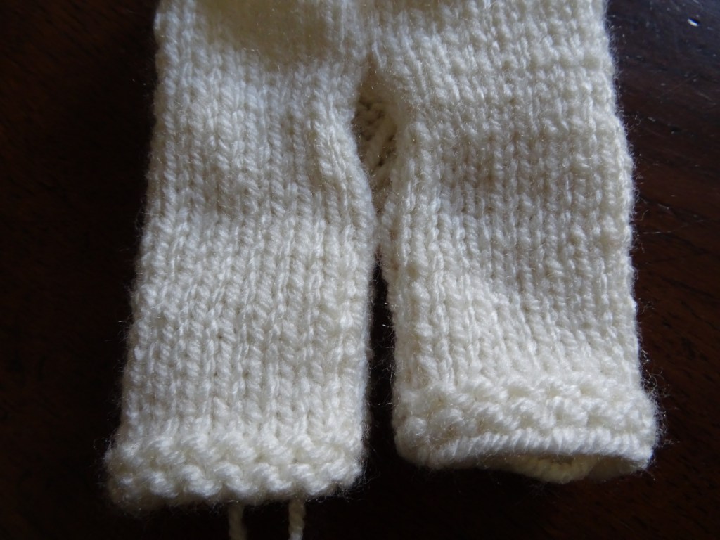 Werkwijze broekje knuffelbeer. Construction trousers stuffed bear.