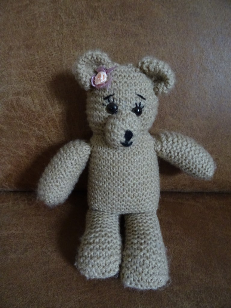 Gebreide knuffelbeer