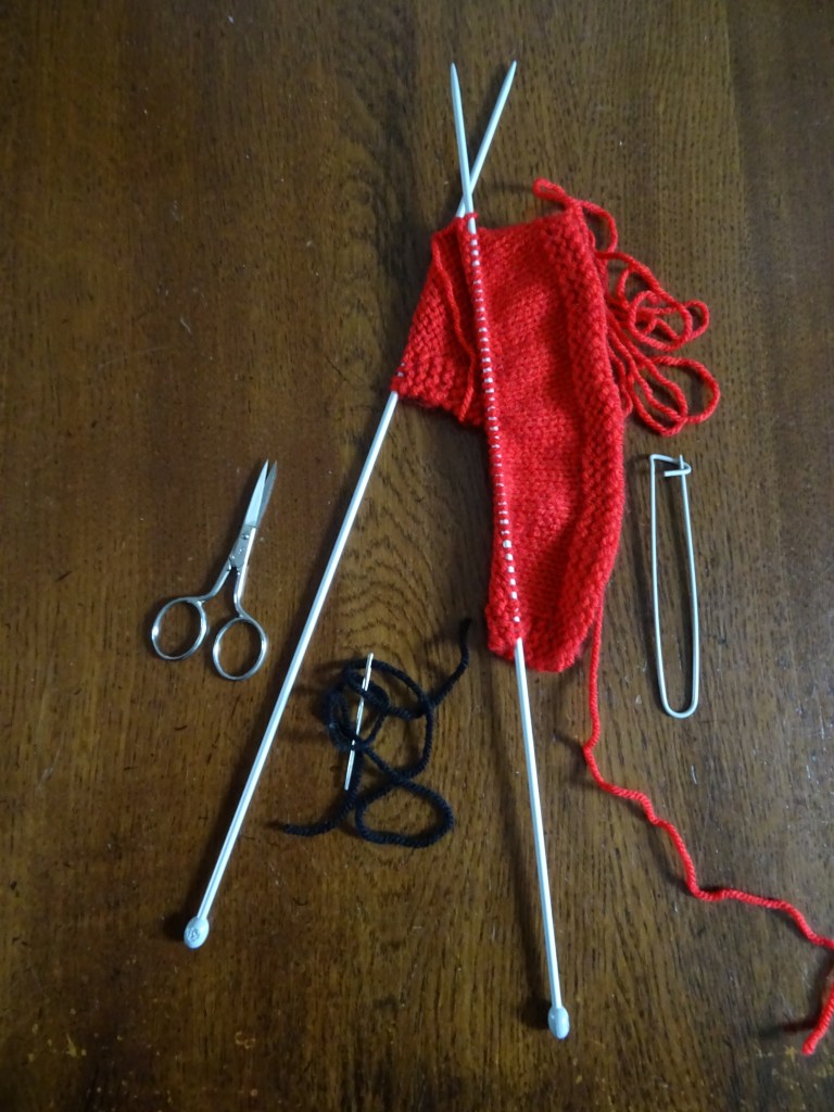 breinaalden, hulpnaald, maasnaald en schaar